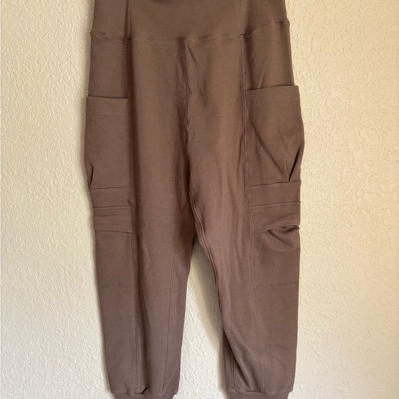 NWT HALARA Brown High-Rise Cargo Jogger Pants - Picture 6 of 14